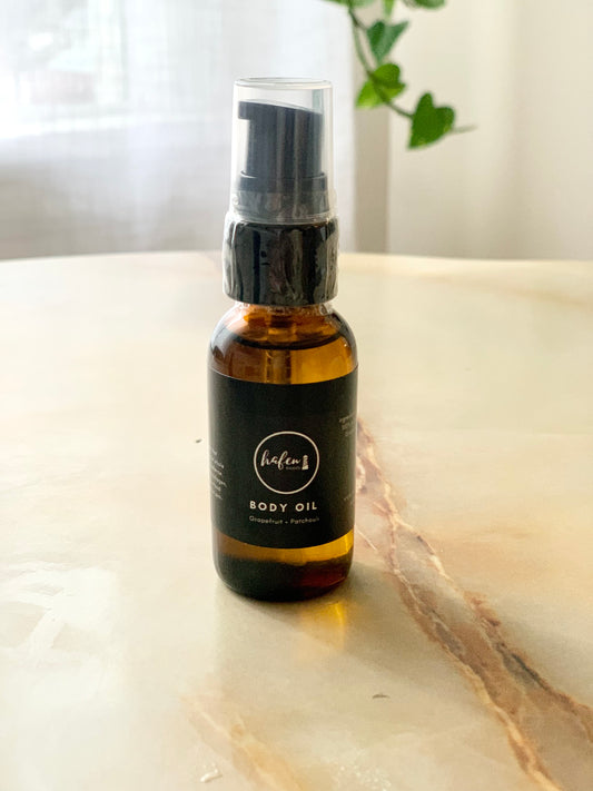 9 Essentials To Have In Your Purse