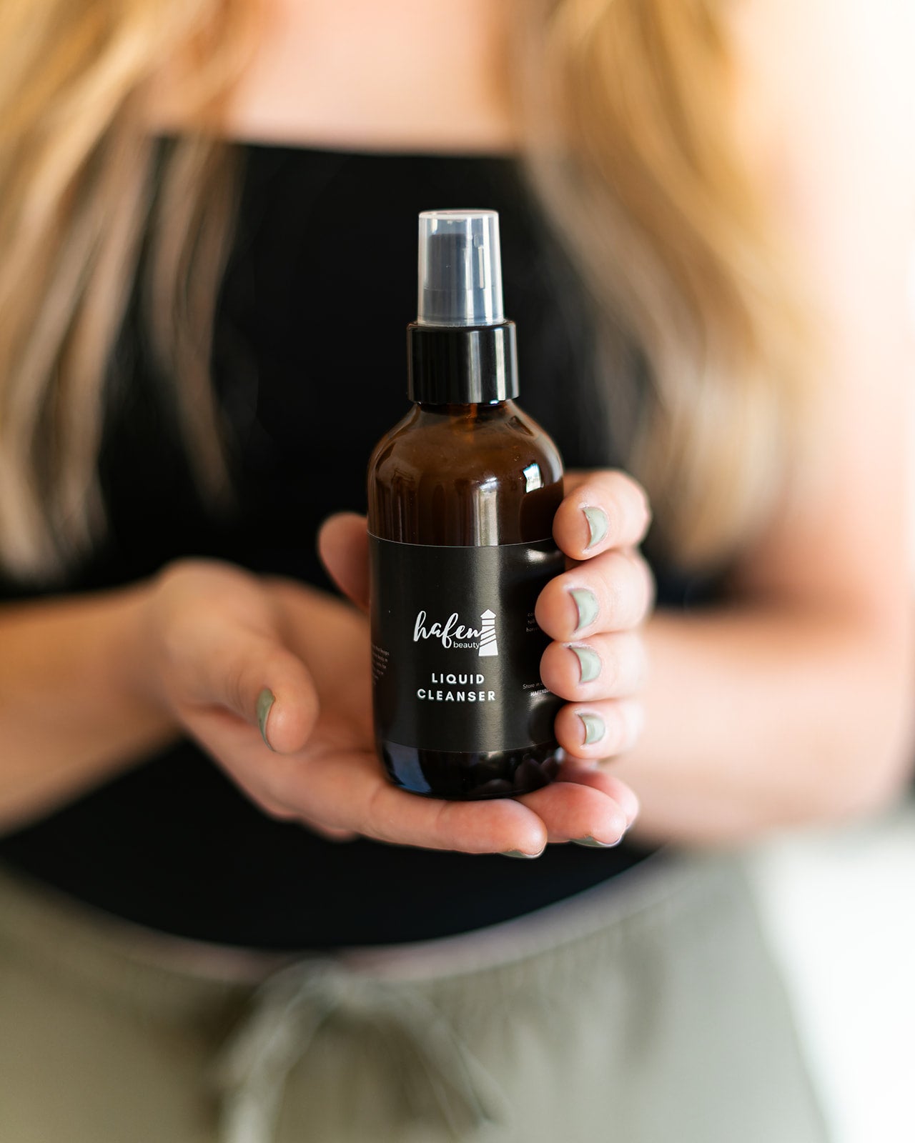 Lightweight clarifying wash